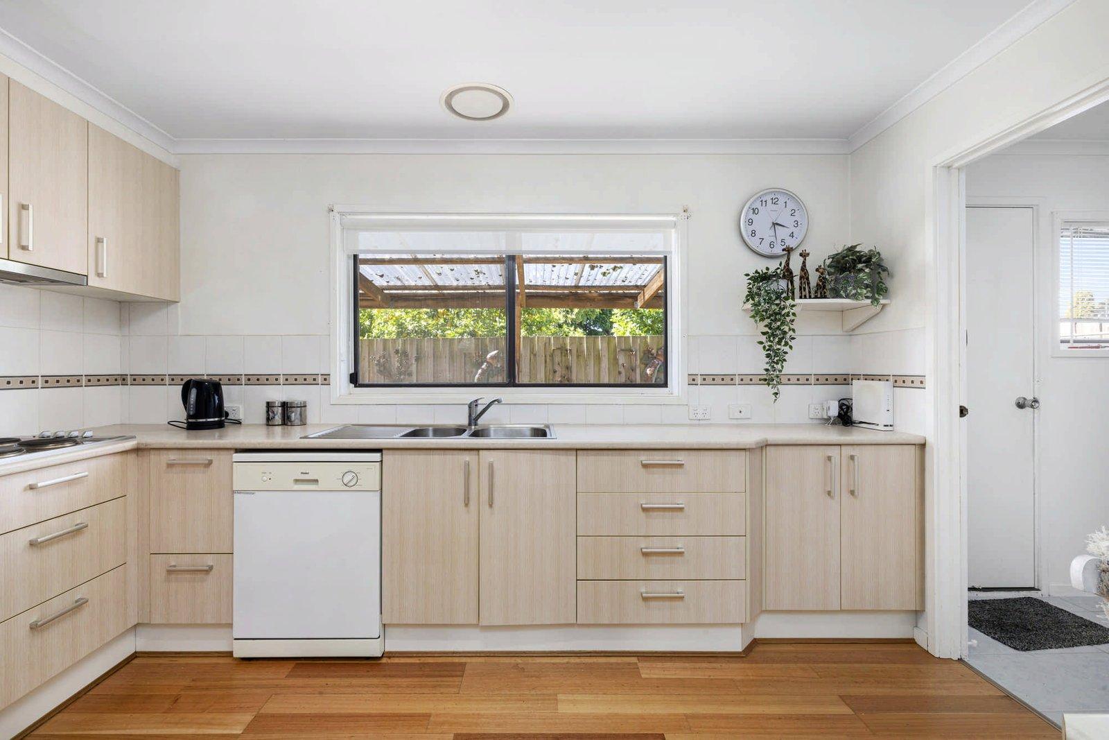 4/17-19 Van Ness Avenue, Mornington, 3931