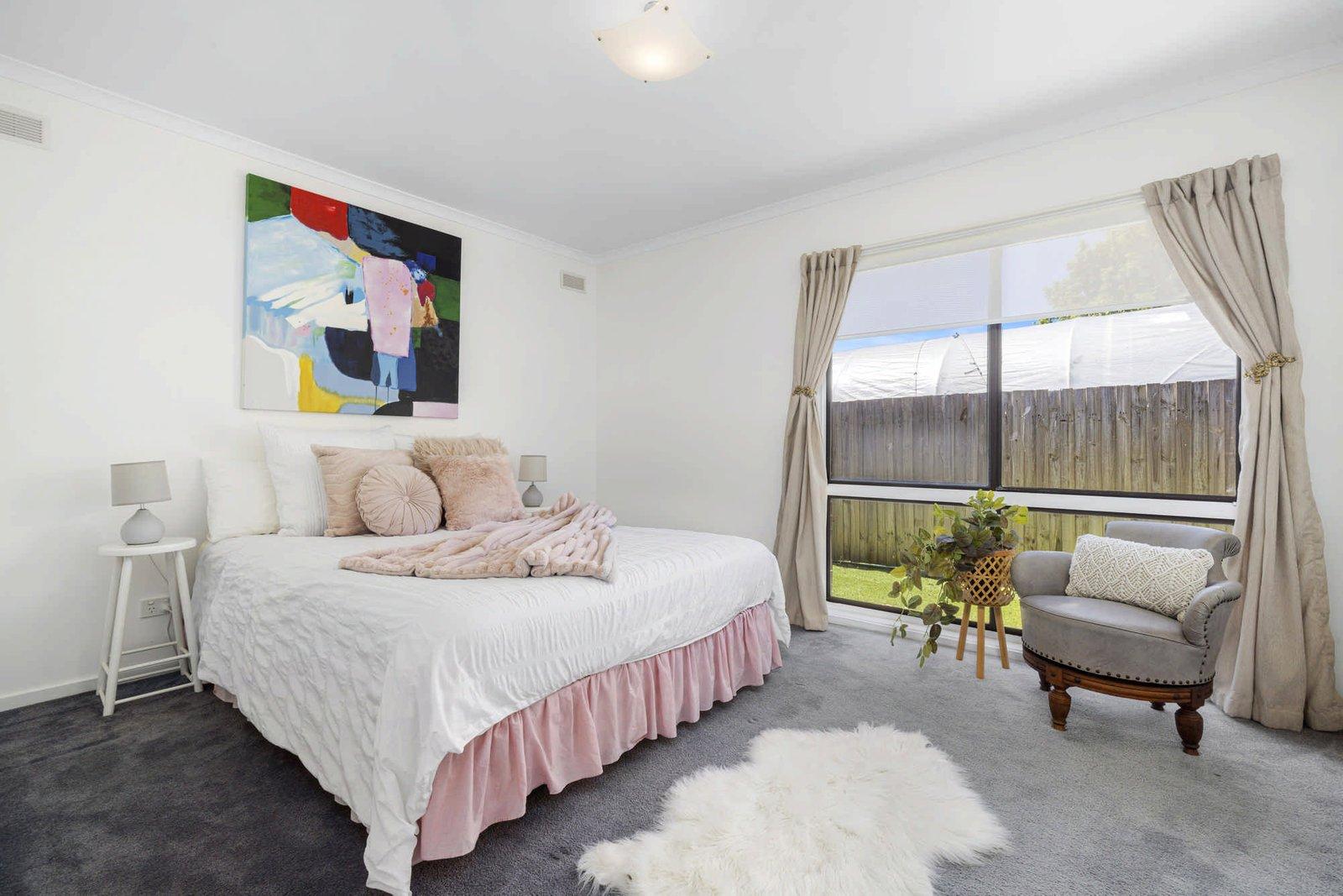4/17-19 Van Ness Avenue, Mornington, 3931