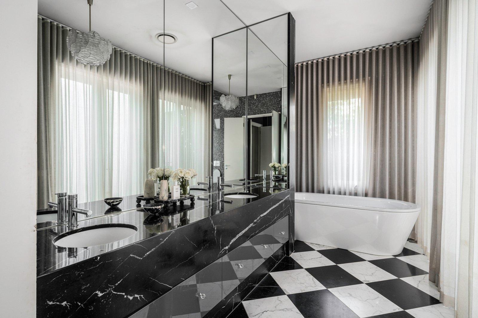 5 Tyalla Crescent, Toorak, 3142