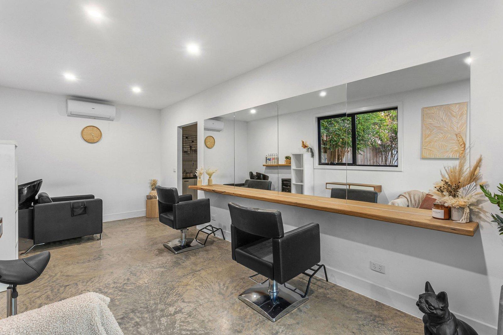 6 Pembroke Drive, Somerville, 3912