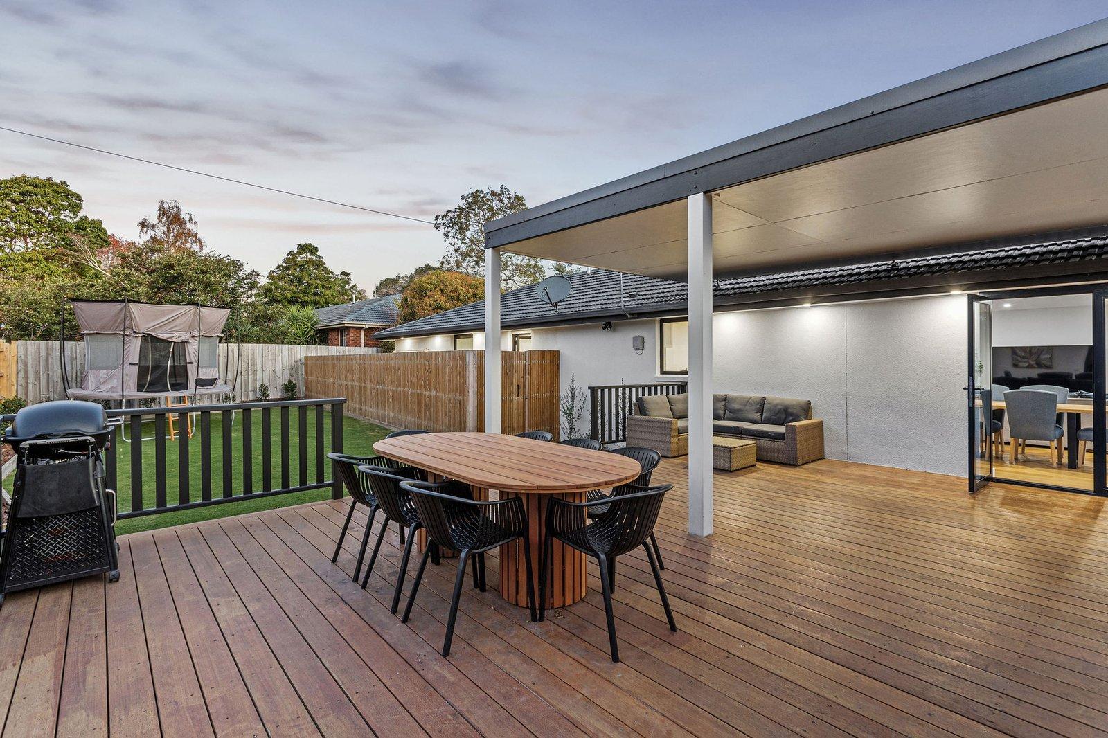 6 Pembroke Drive, Somerville, 3912