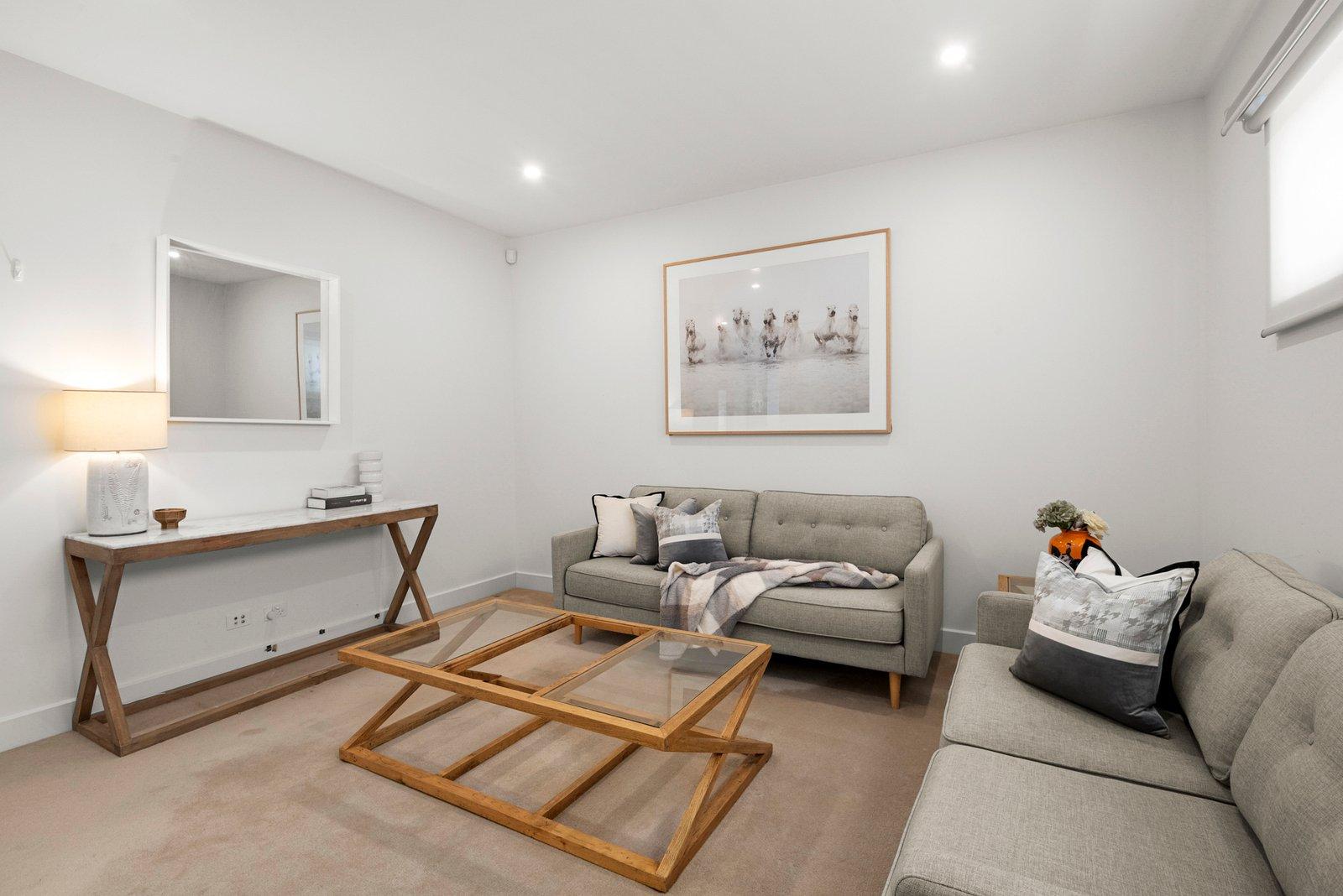 9 Manniche Avenue, Mont Albert North, 3129