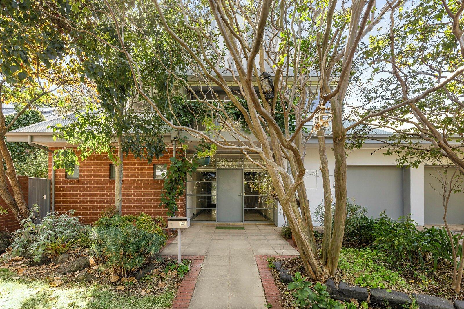 1 Glan Avon Road, Hawthorn, 3122