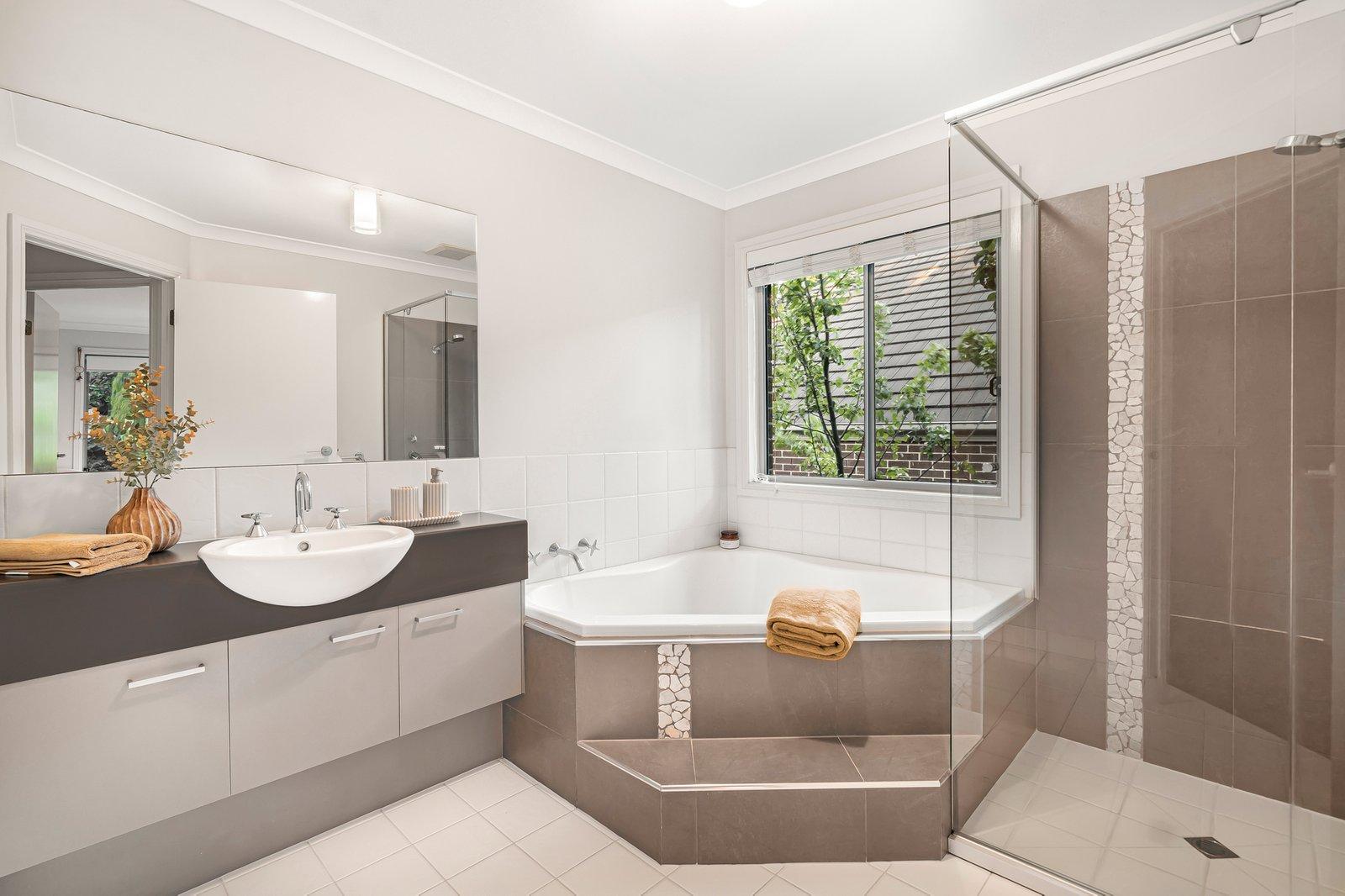 1 Regency Terrace, Warranwood, 3134