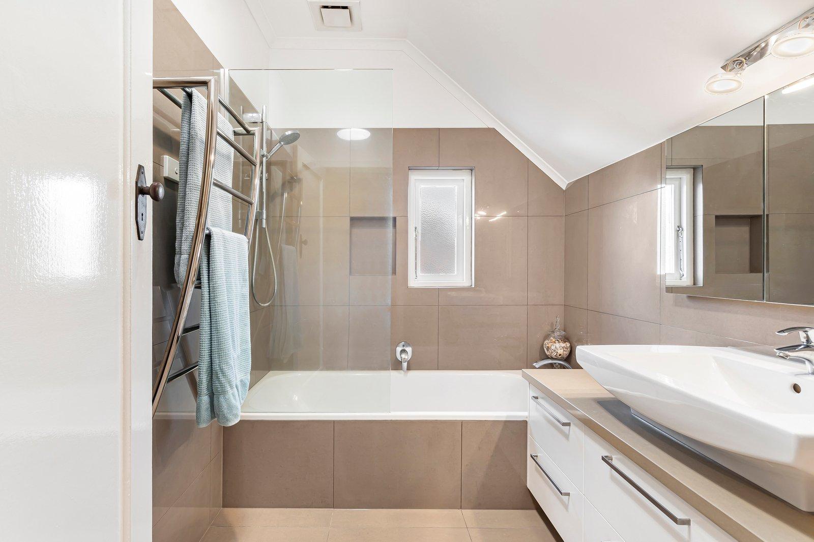 1 Willandra Avenue, Canterbury, 3126