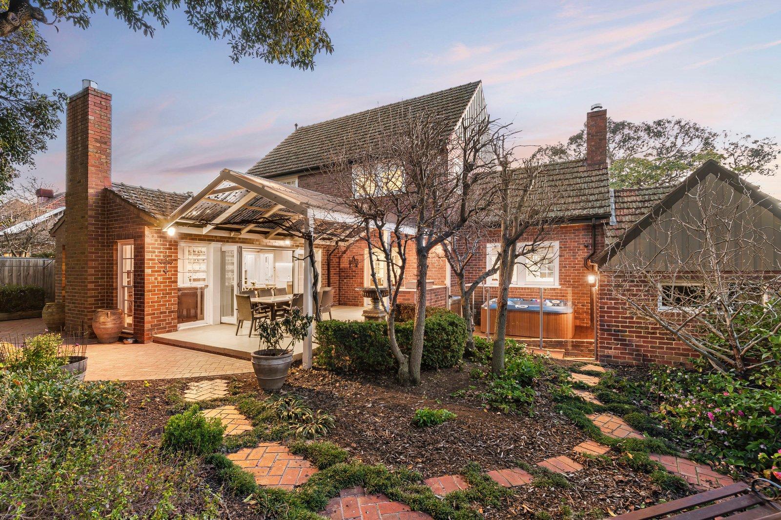 1 Willandra Avenue, Canterbury, 3126