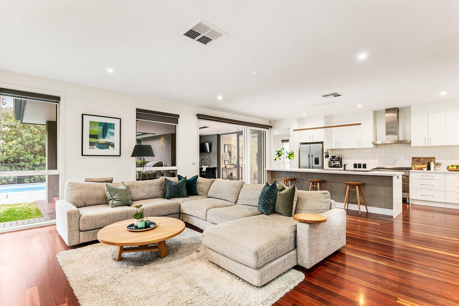 1 Wisteria Way, Warranwood, 3134