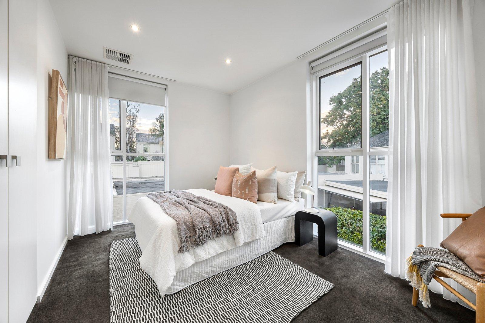 11 Myoora Road, Toorak, 3142