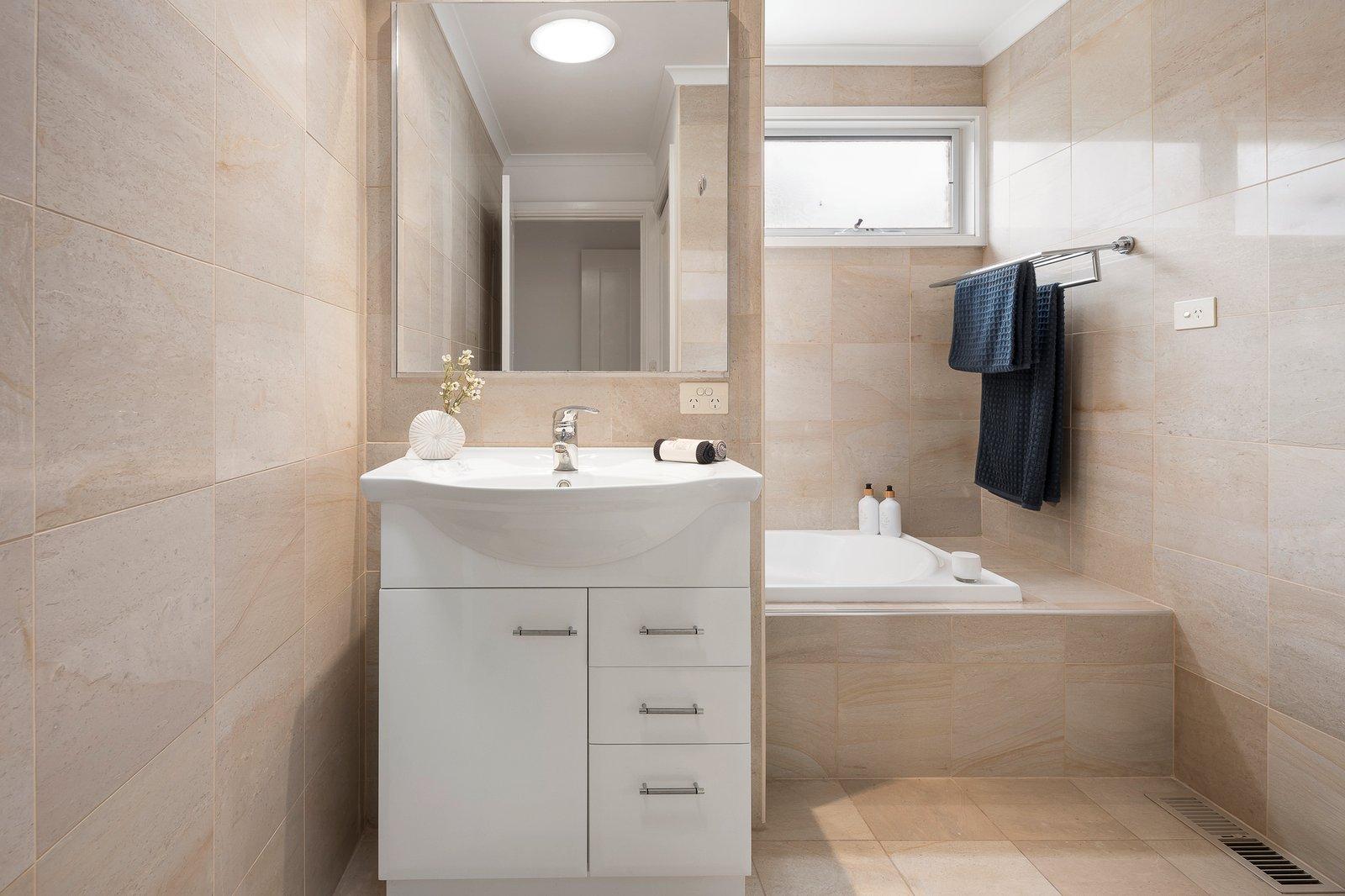 1/2 Erne Street, Balwyn, 3103