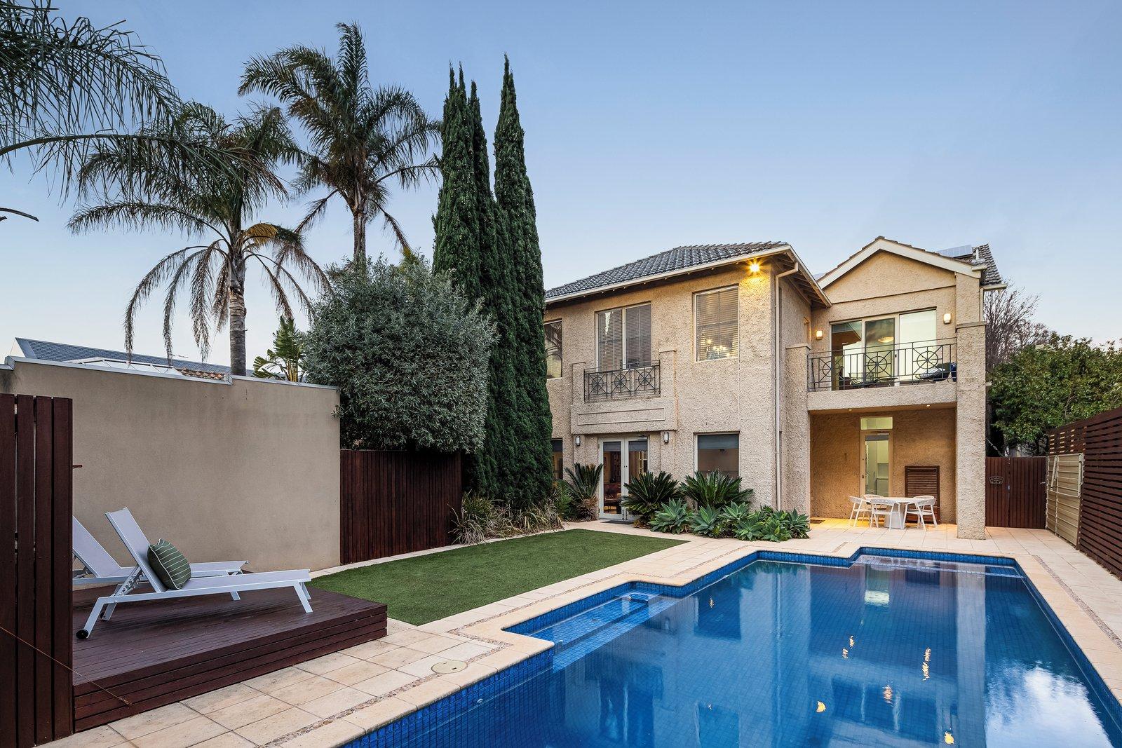 12 Holmwood Avenue, Brighton, 3186