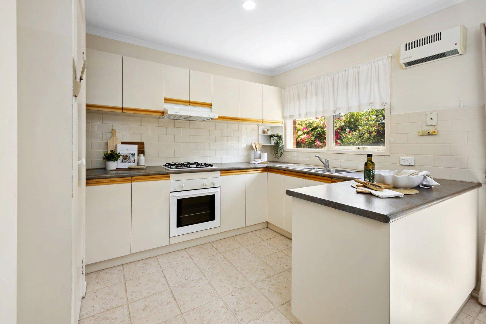 1/42 Hampden Street, Mornington, 3931