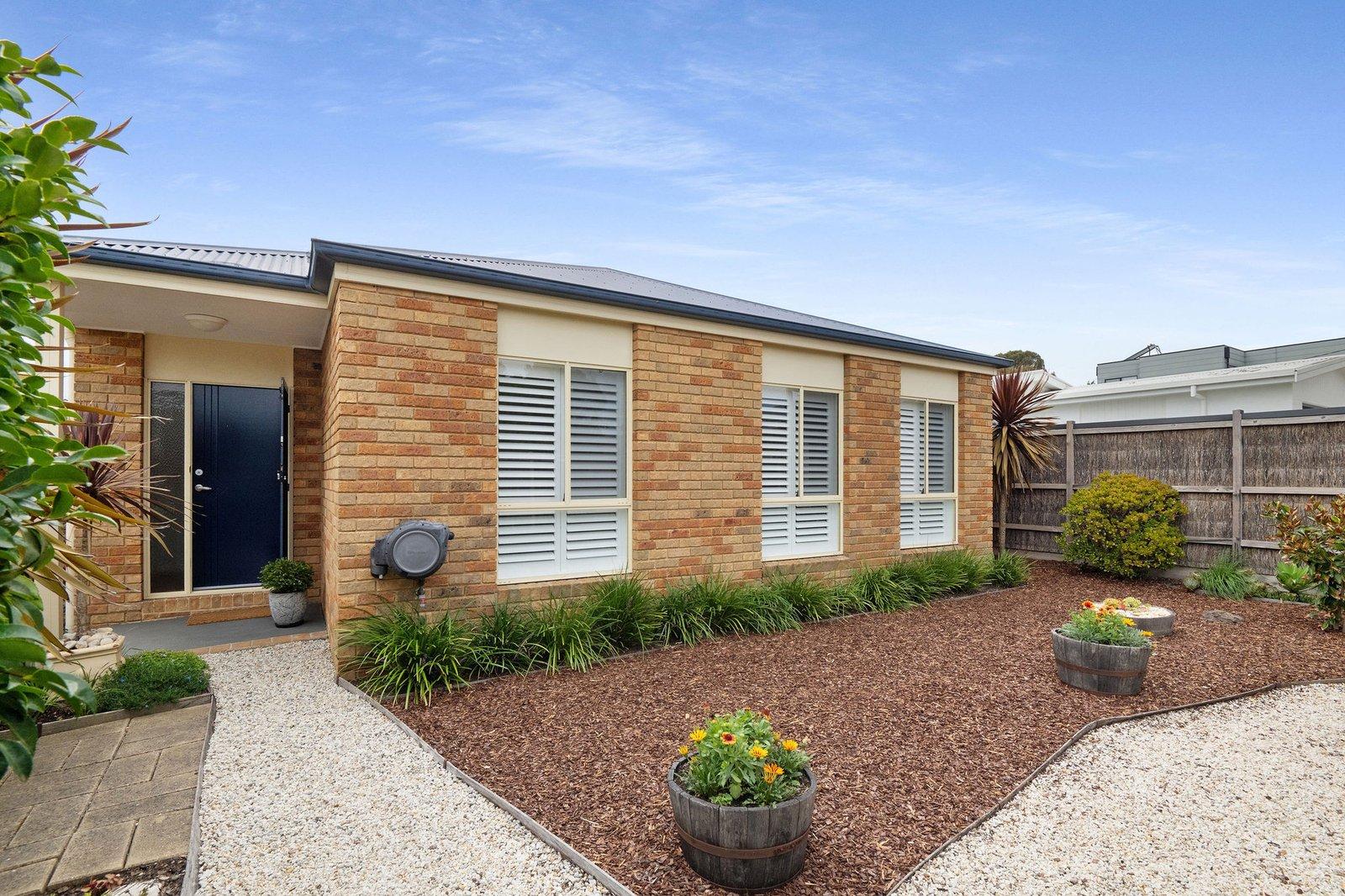 1/5 Ti Tree Grove, Mornington, 3931