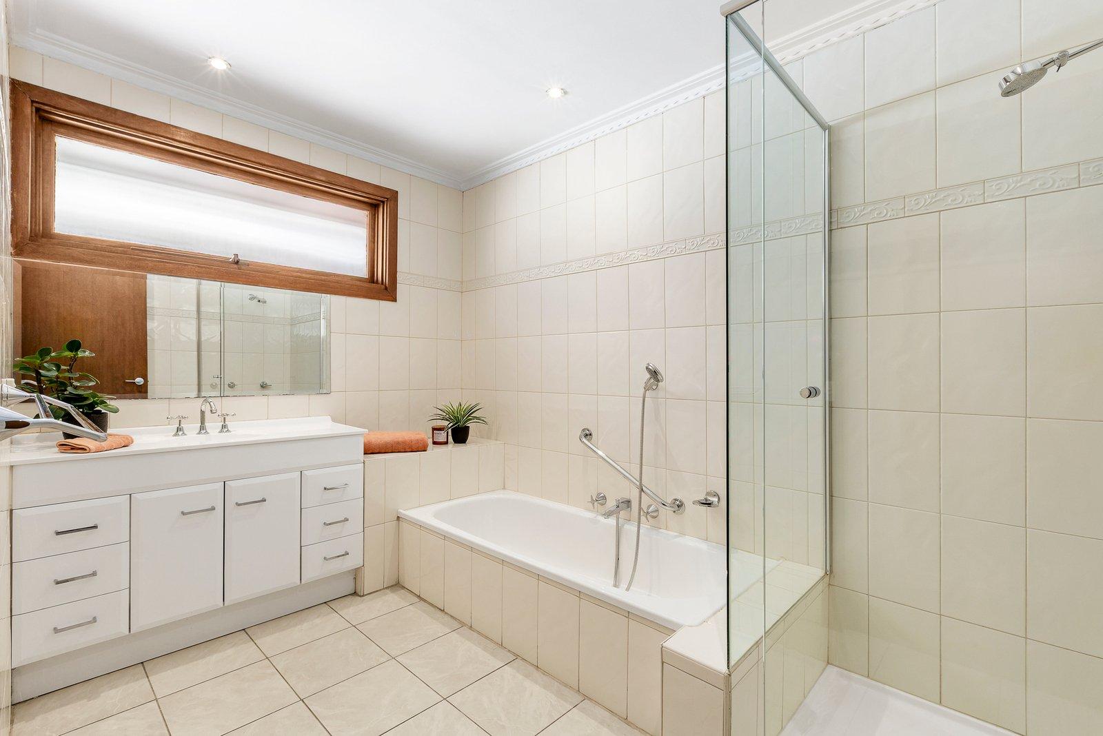 15 Cloverdale Close, Burwood East, 3151