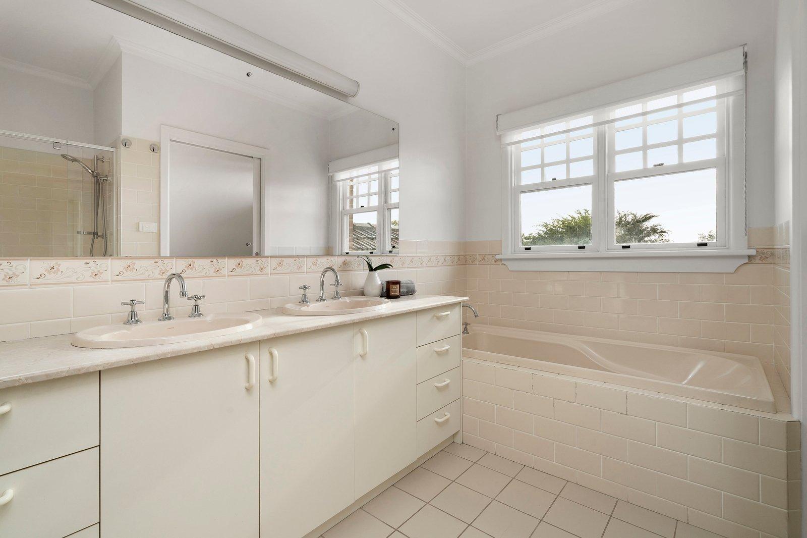 16 Aylmer Street, Balwyn North, 3104