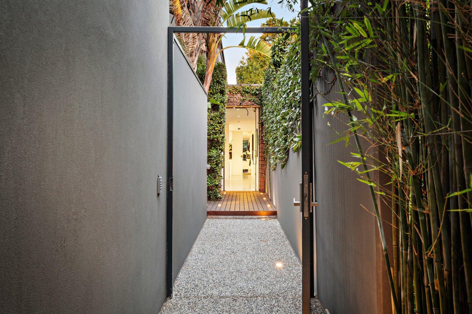 16 Chomley Street, Prahran, 3181