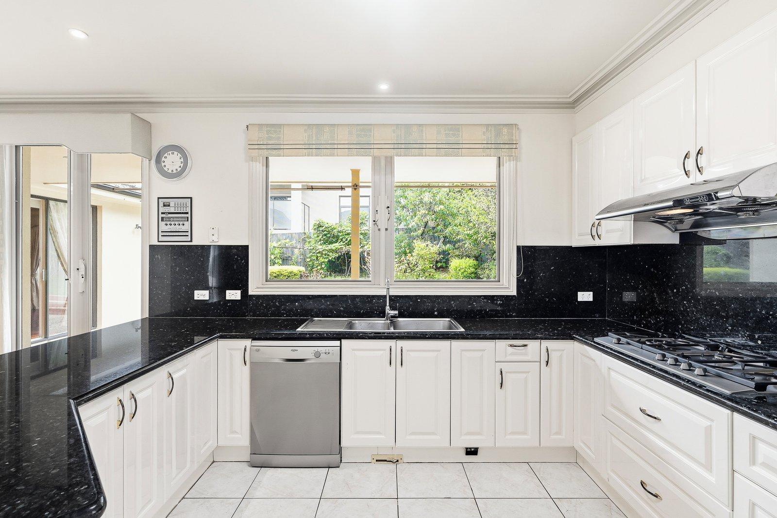 16 Henley Street, Balwyn, 3103