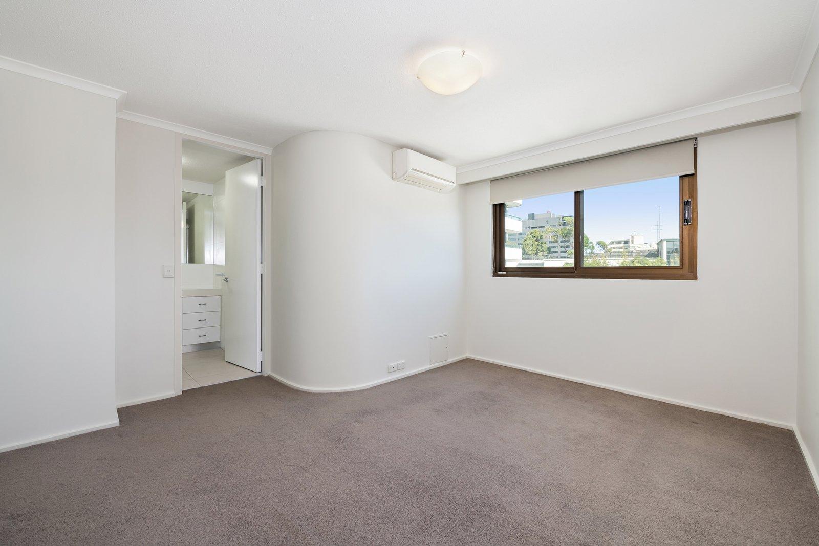 16/27 Queens Road, Melbourne, 3004