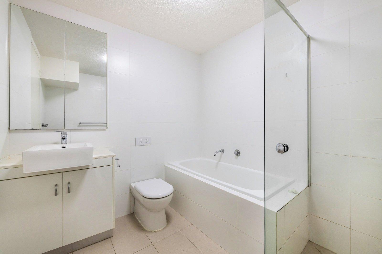 16/27 Queens Road, Melbourne, 3004