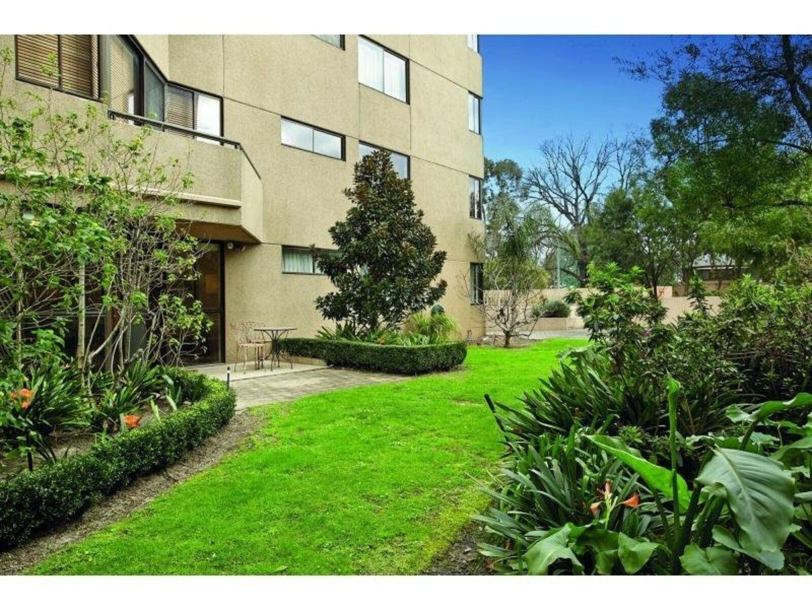 16/27 Queens Road, Melbourne, 3004