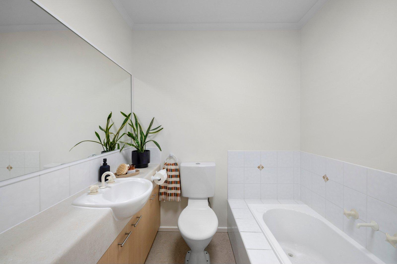 2/105 Tanti Avenue, Mornington, 3931