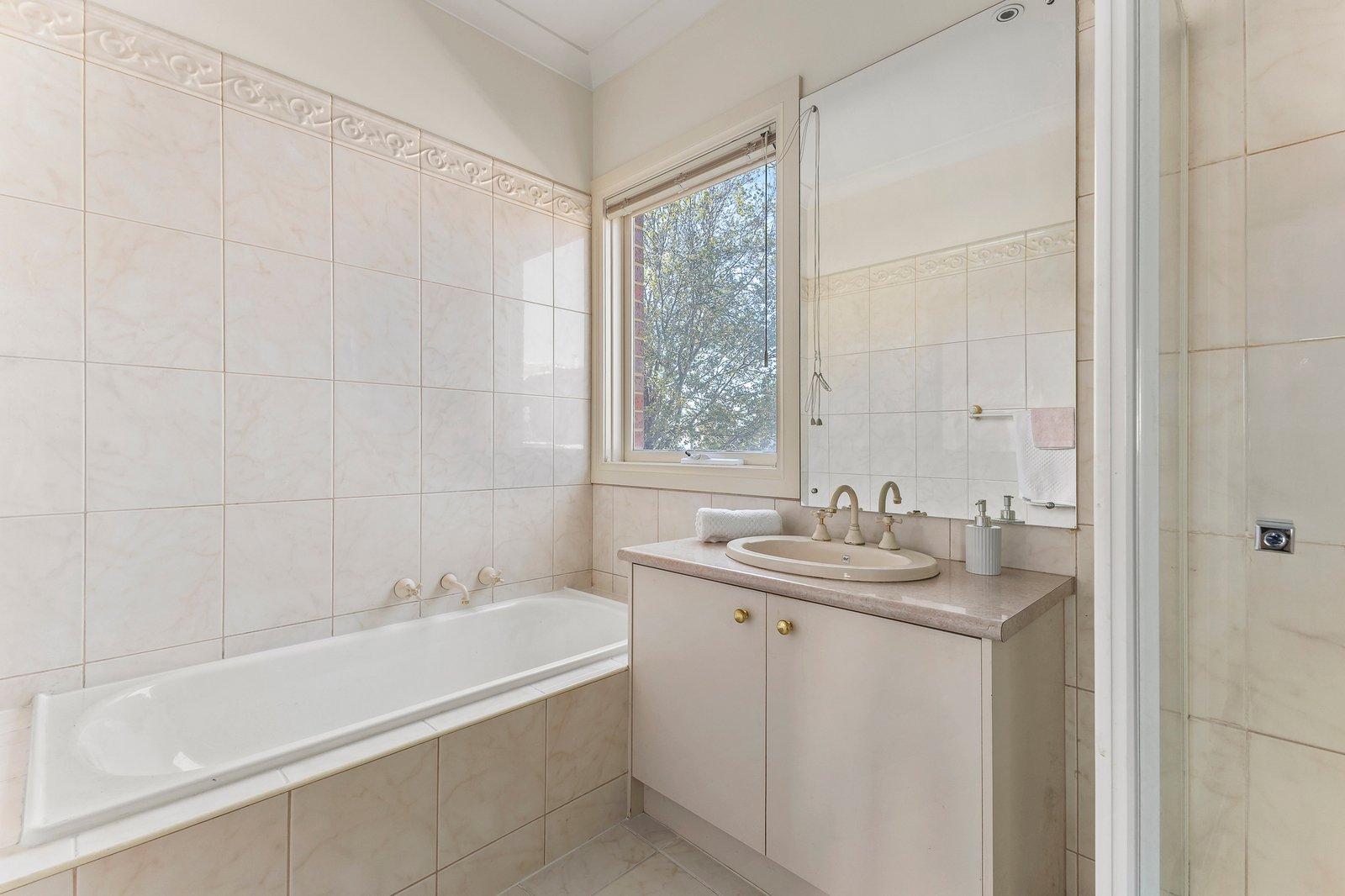 2/10 Balmoral Avenue, Templestowe Lower, 3107