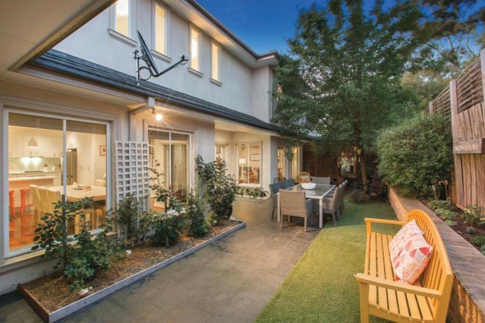 2/11 Peace Street, Glen Iris, 3146