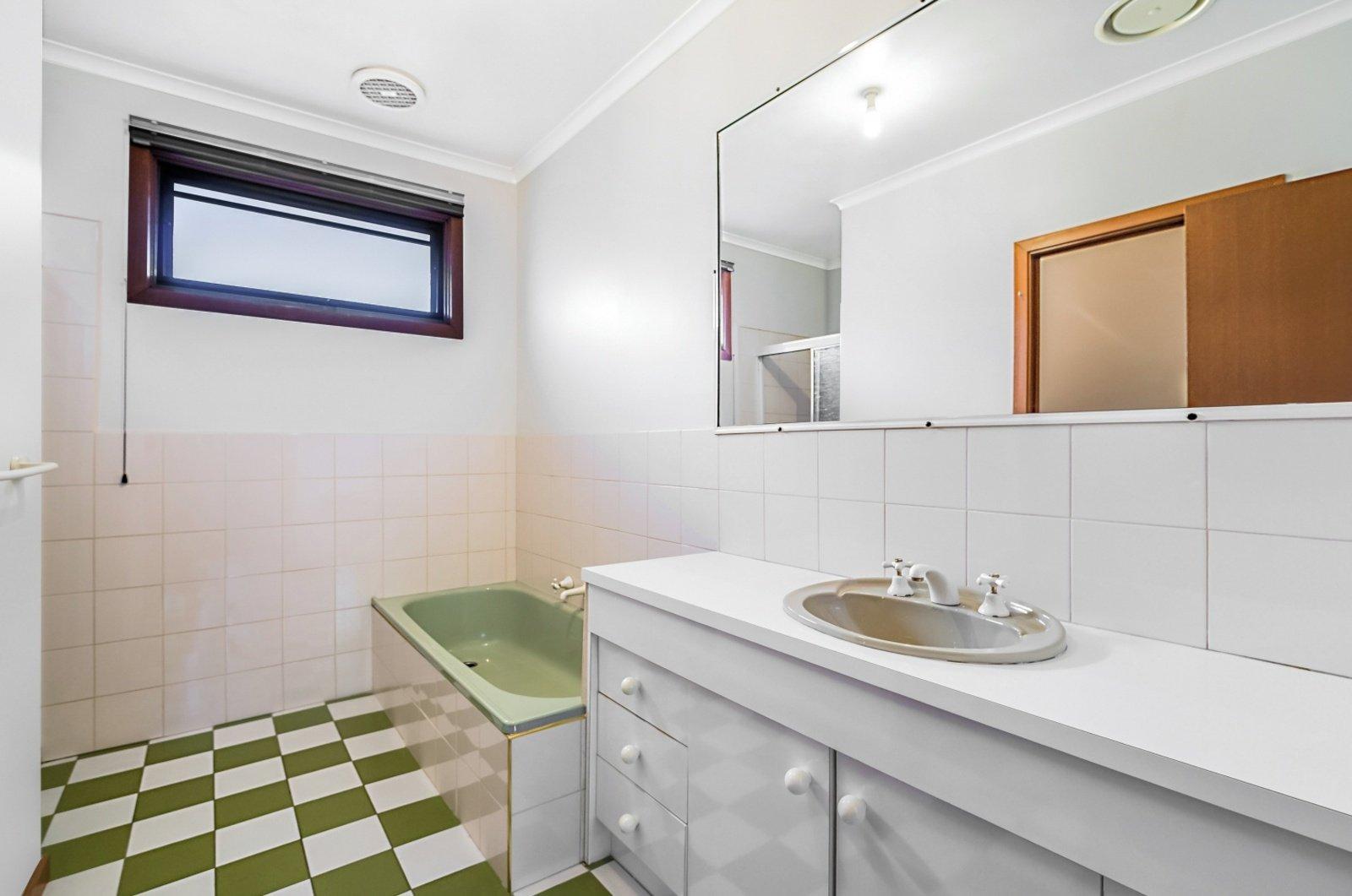 2/11 Valerie Street, Kew East, 3102