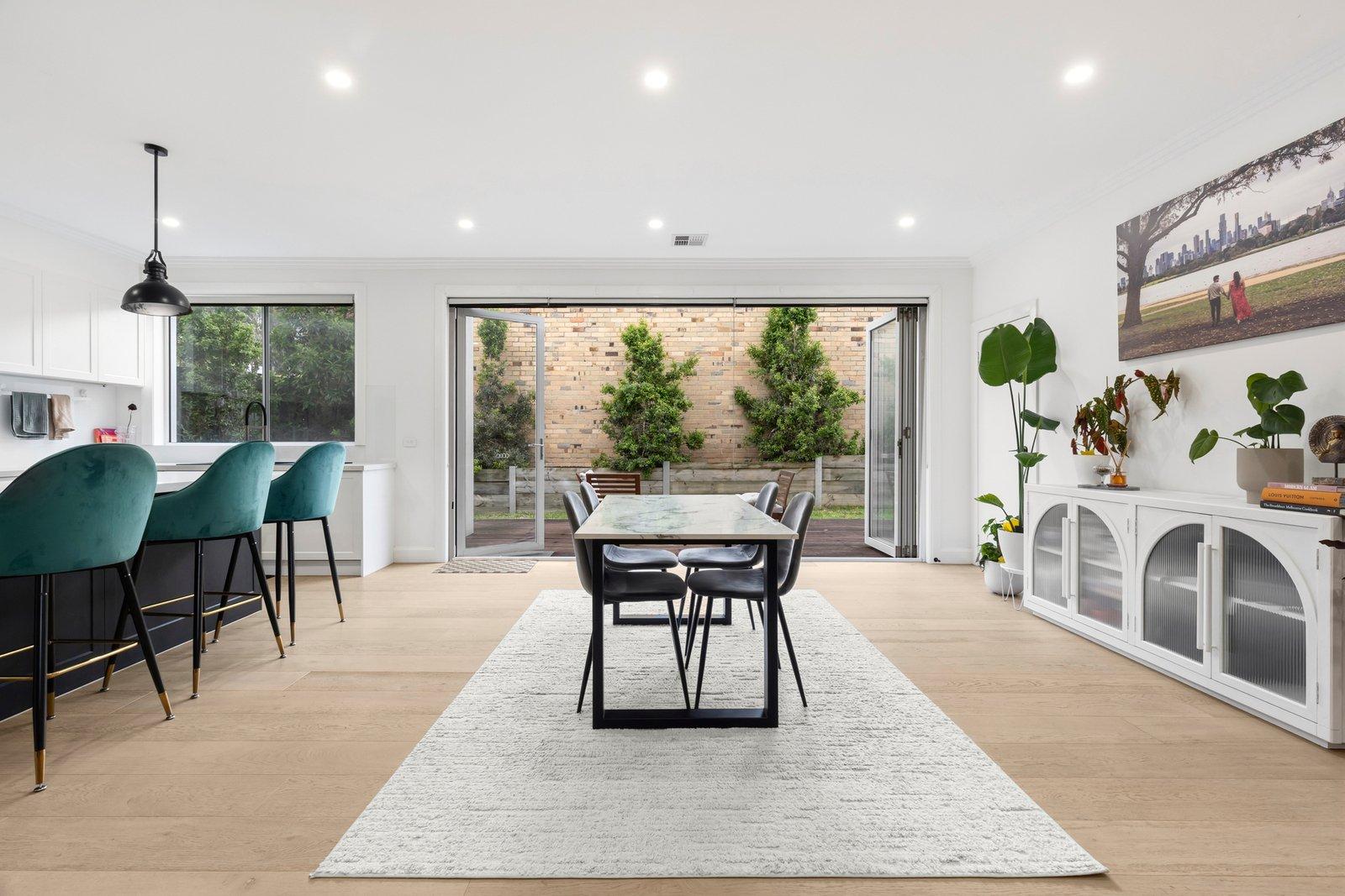 2/16 Hampshire Road, Glen Waverley, 3150