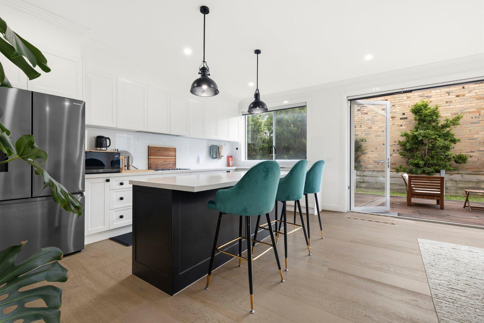 2/16 Hampshire Road, Glen Waverley, 3150