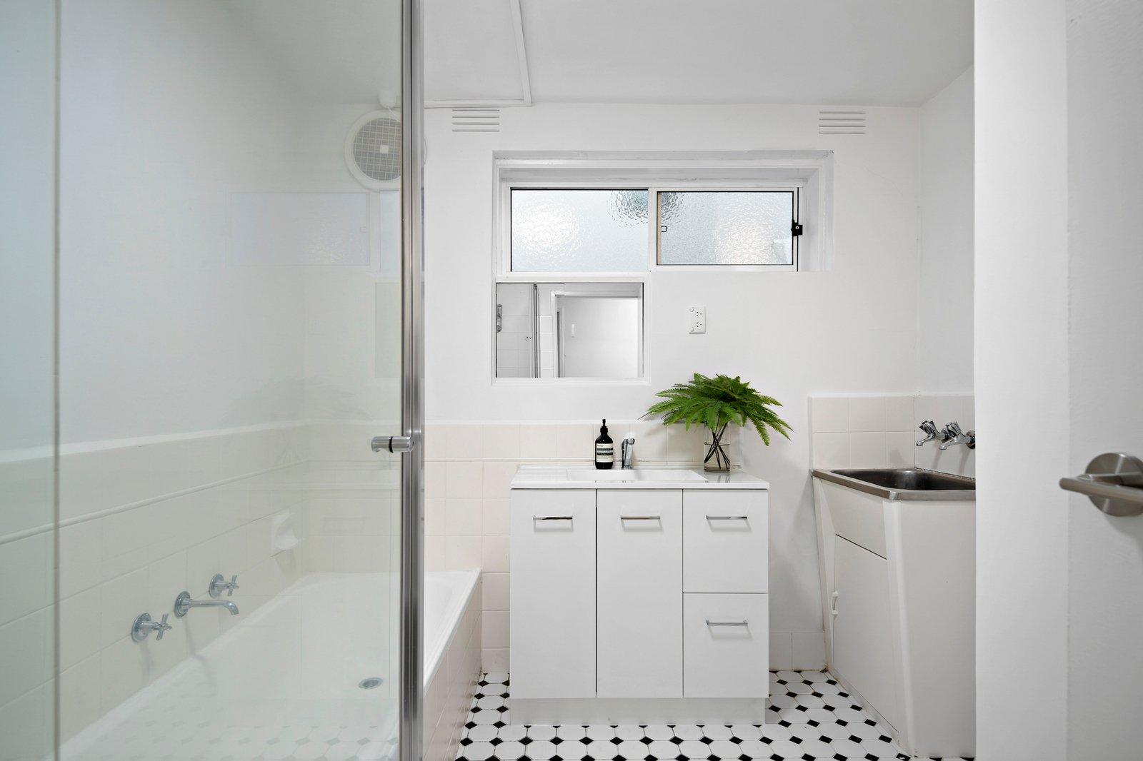 2/208 Tennyson Street, Elwood, 3184