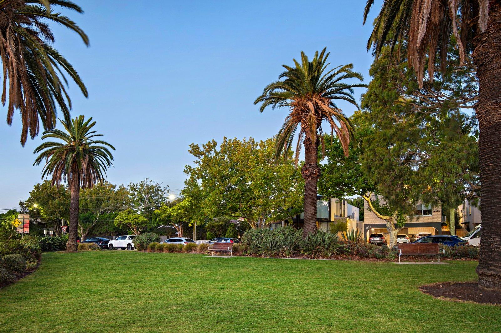 2/208 Tennyson Street, Elwood, 3184