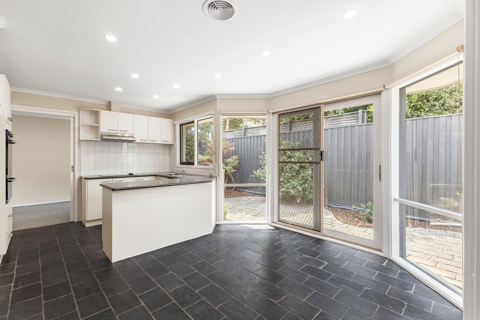 2/32 Barnett Street, Hampton, 3188