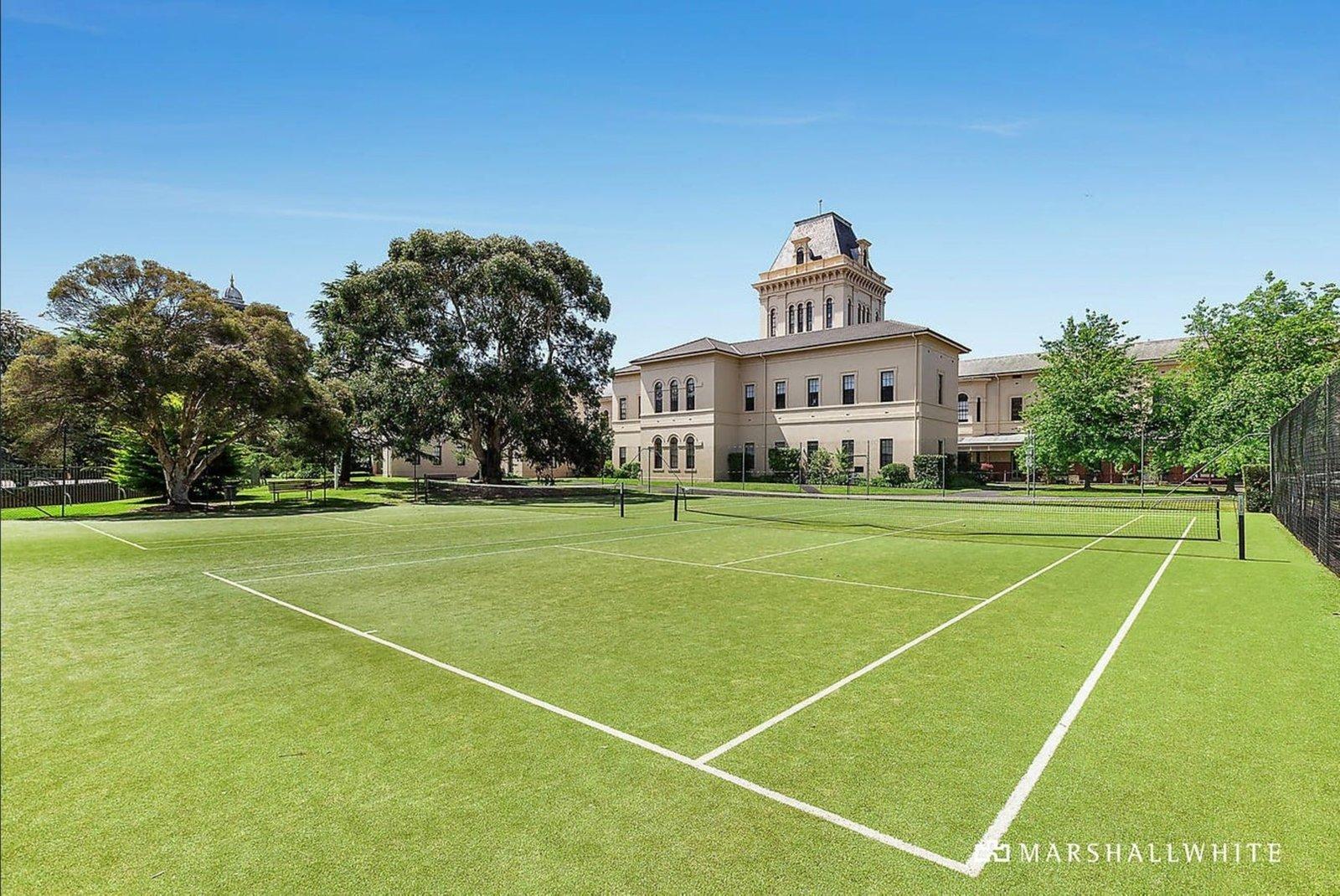 237 Wiltshire Drive, Kew, 3101