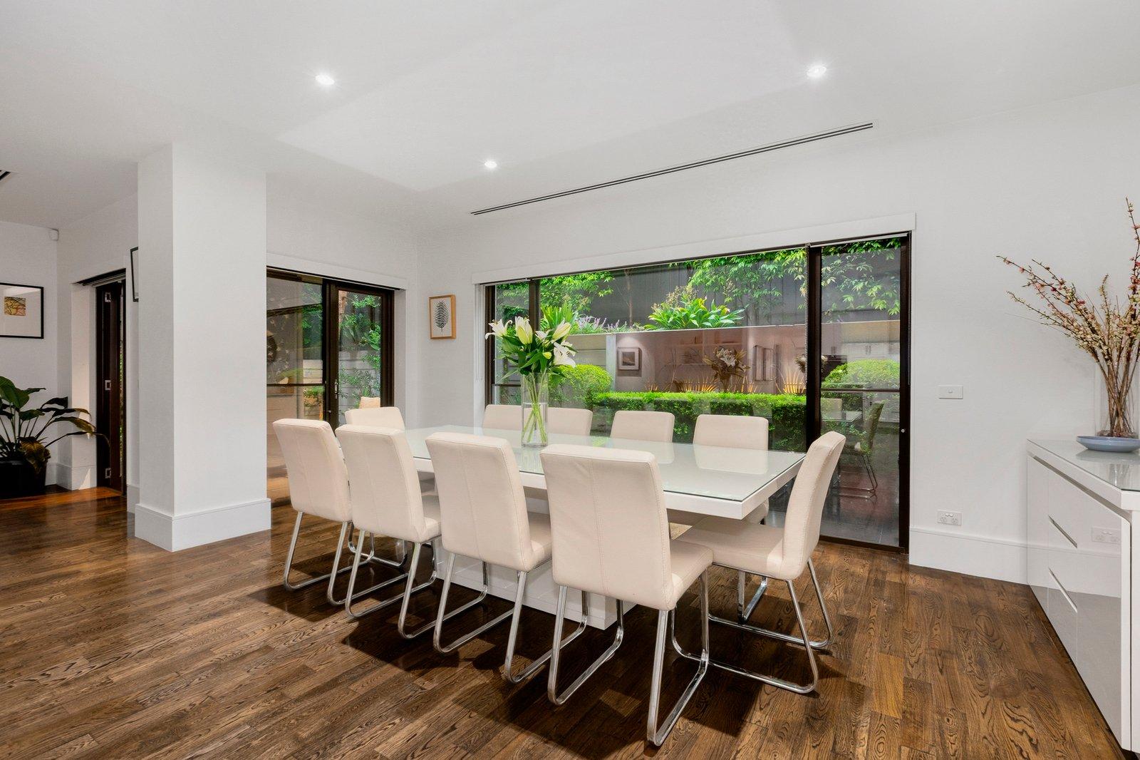 2/4 Carnarvon Road, Caulfield North, 3161