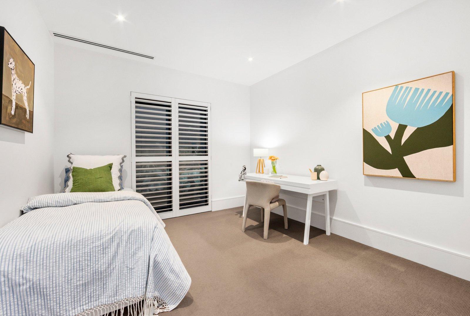 2/4 Carnarvon Road, Caulfield North, 3161