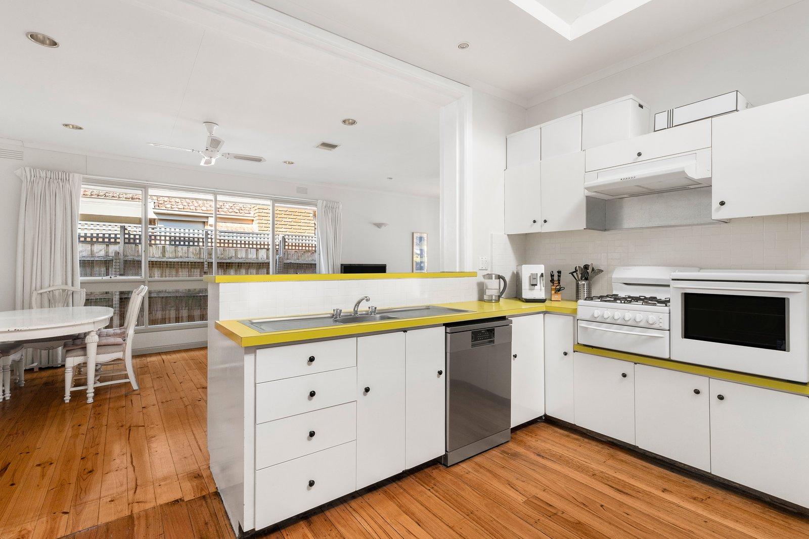 25 Blenheim Avenue, Mont Albert, 3127