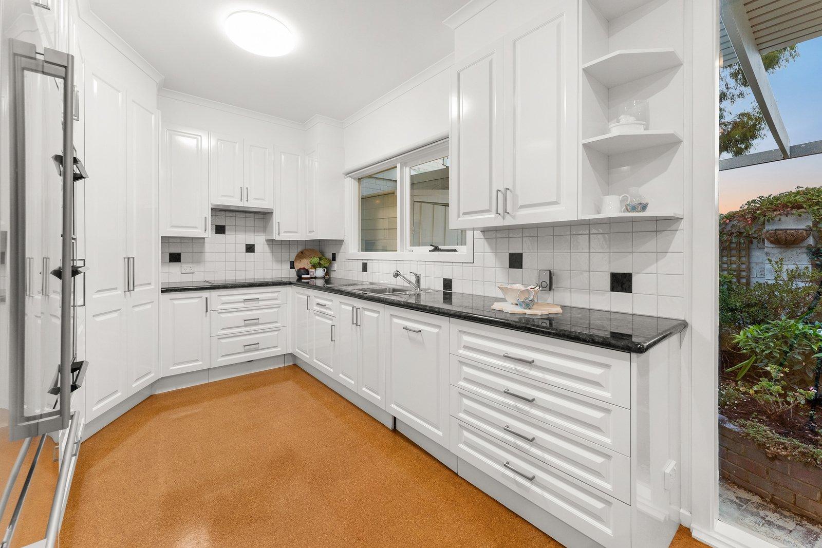 25 Evelina Road, Toorak, 3142