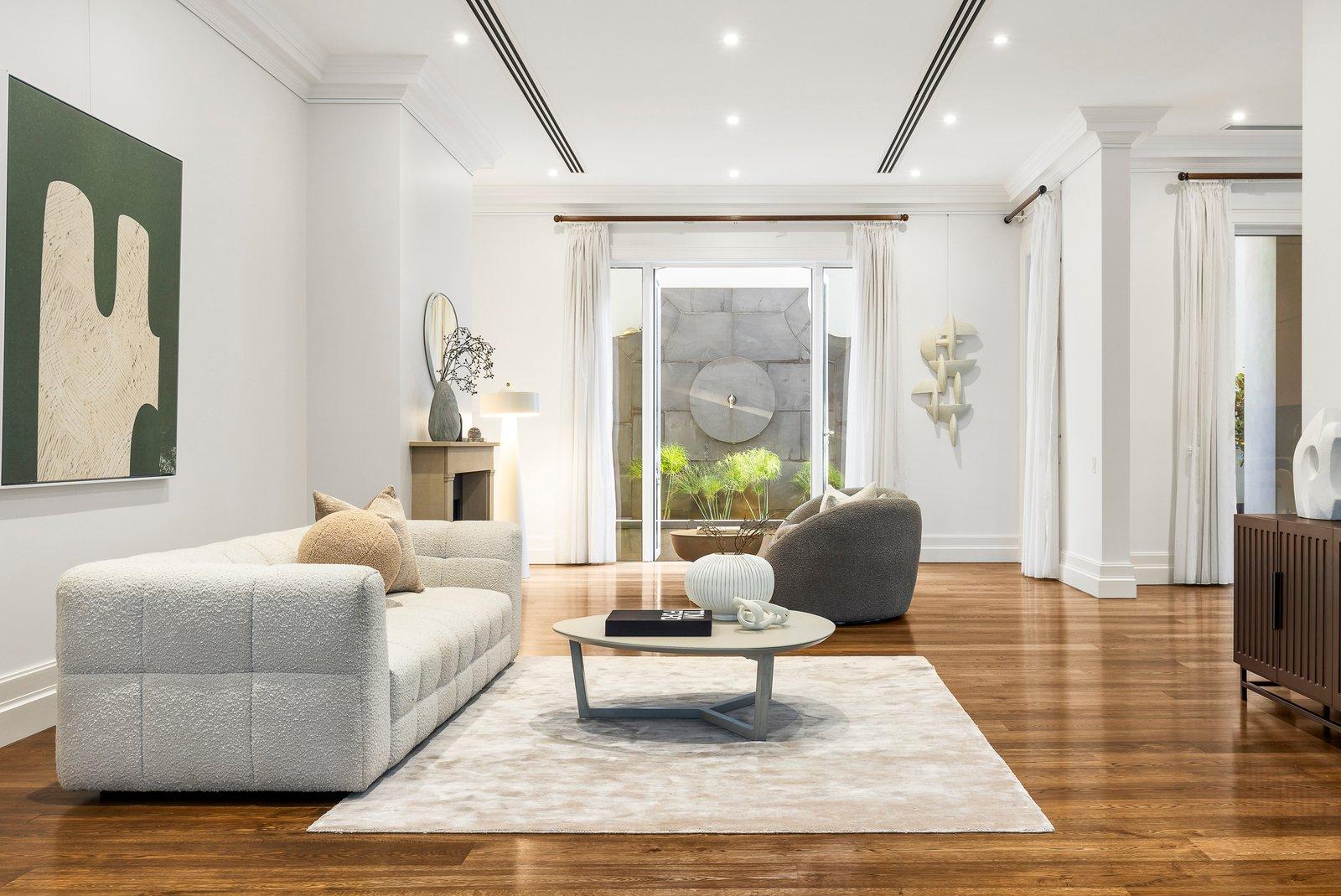 2/82 Mathoura Road, Toorak, 3142