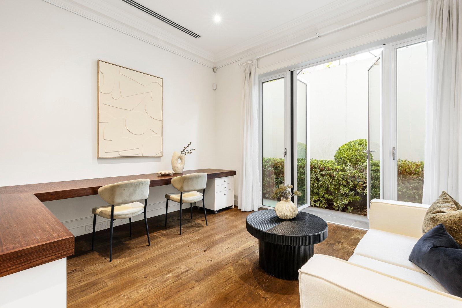 2/82 Mathoura Road, Toorak, 3142