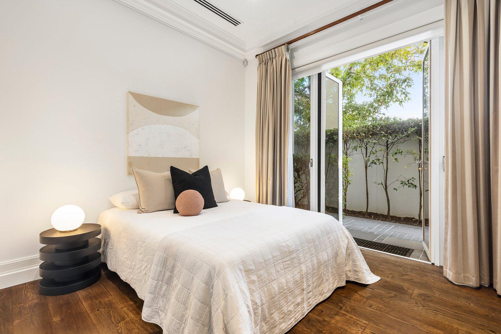 2/82 Mathoura Road, Toorak, 3142