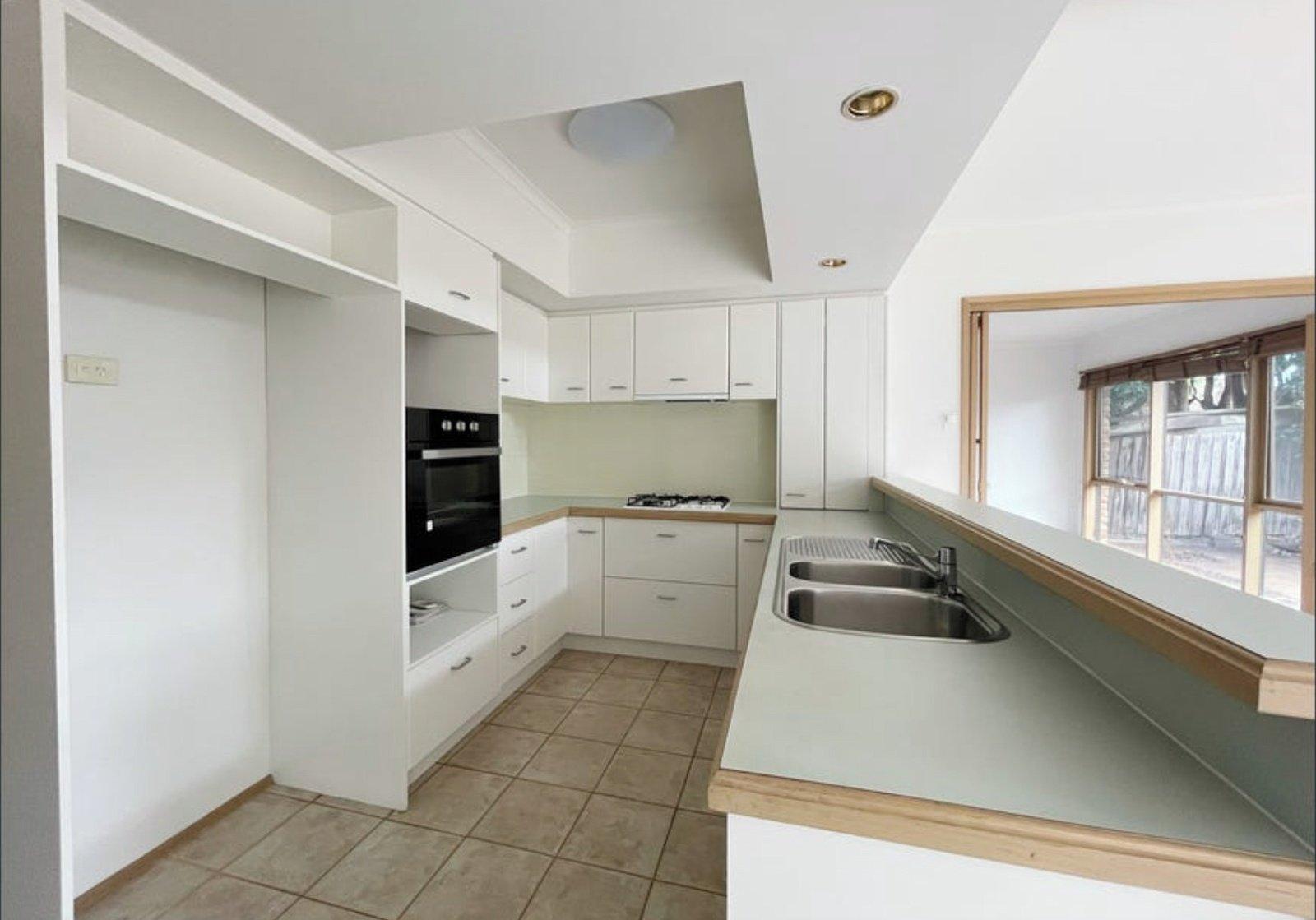 2/9 Curraweena Road, Caulfield South, 3162