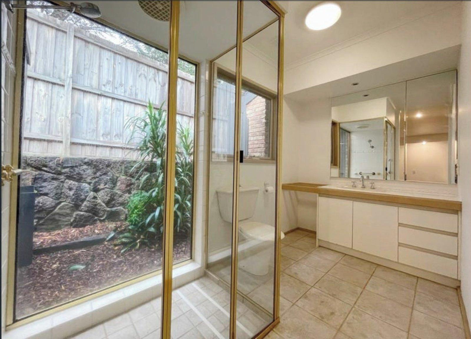 2/9 Curraweena Road, Caulfield South, 3162