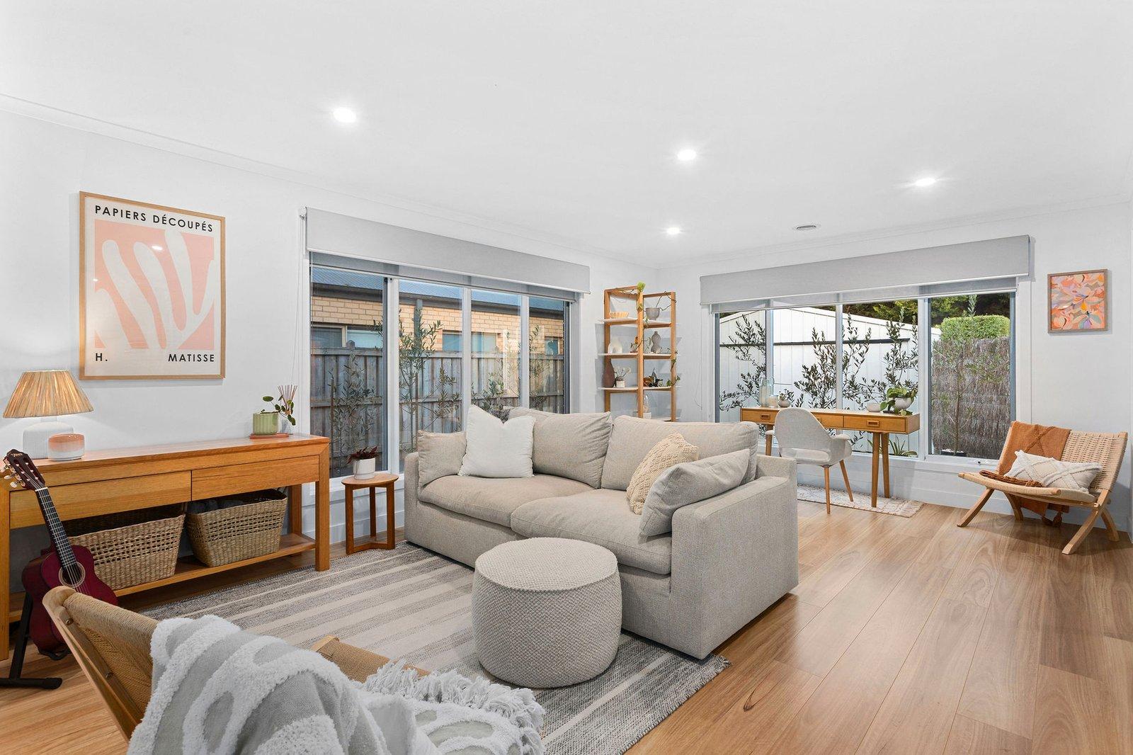 33 Trafalgar Square, Mount Martha, 3934