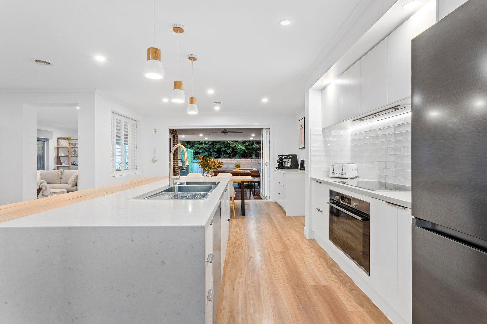 33 Trafalgar Square, Mount Martha, 3934