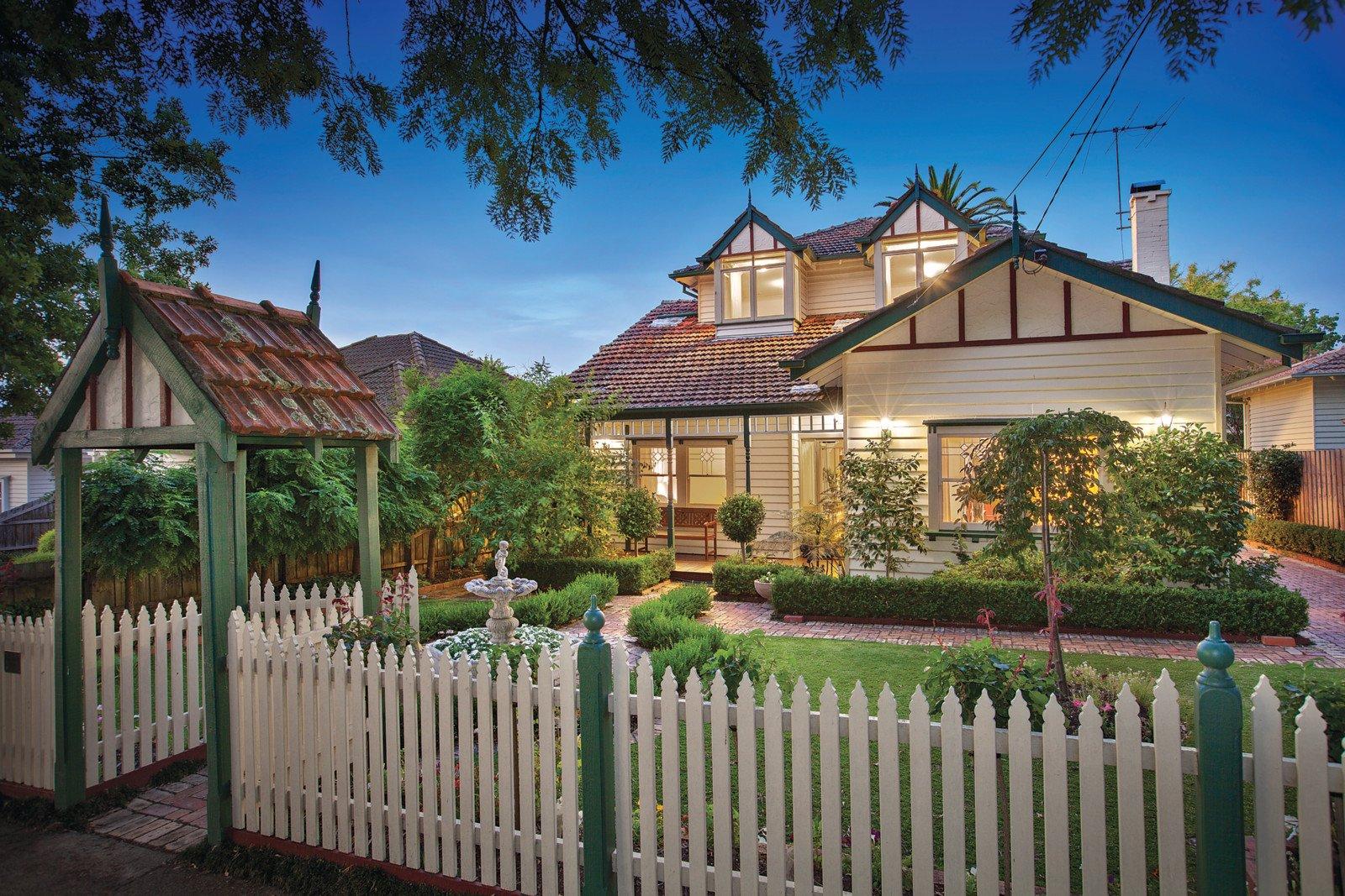 33 Dillon Grove, Glen Iris, 3146