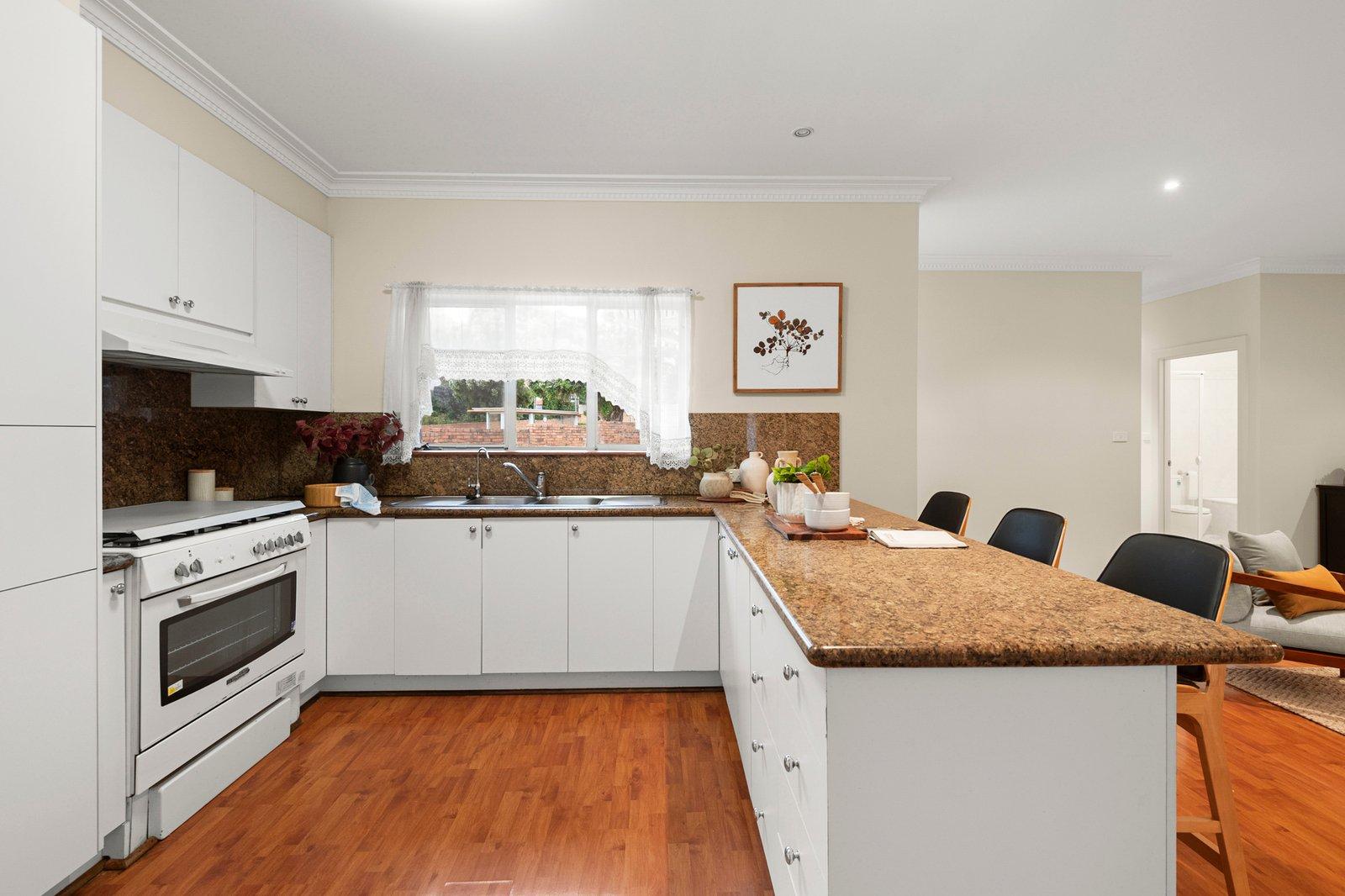 350-352 Doncaster Road, Balwyn North, 3104