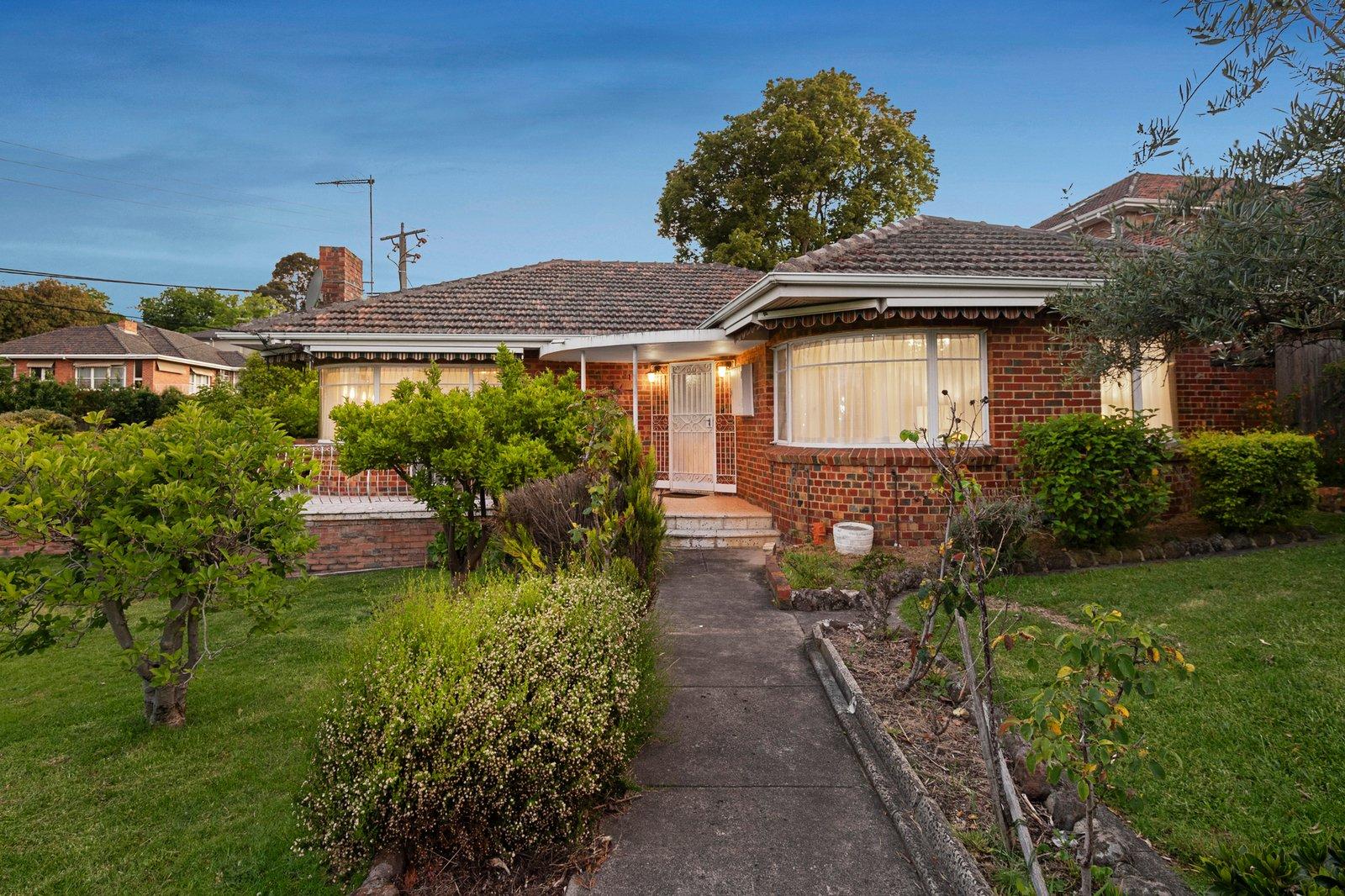 350-352 Doncaster Road, Balwyn North, 3104