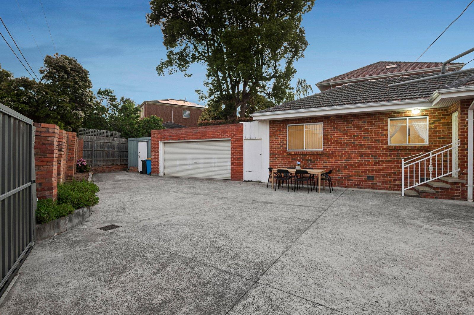 350-352 Doncaster Road, Balwyn North, 3104