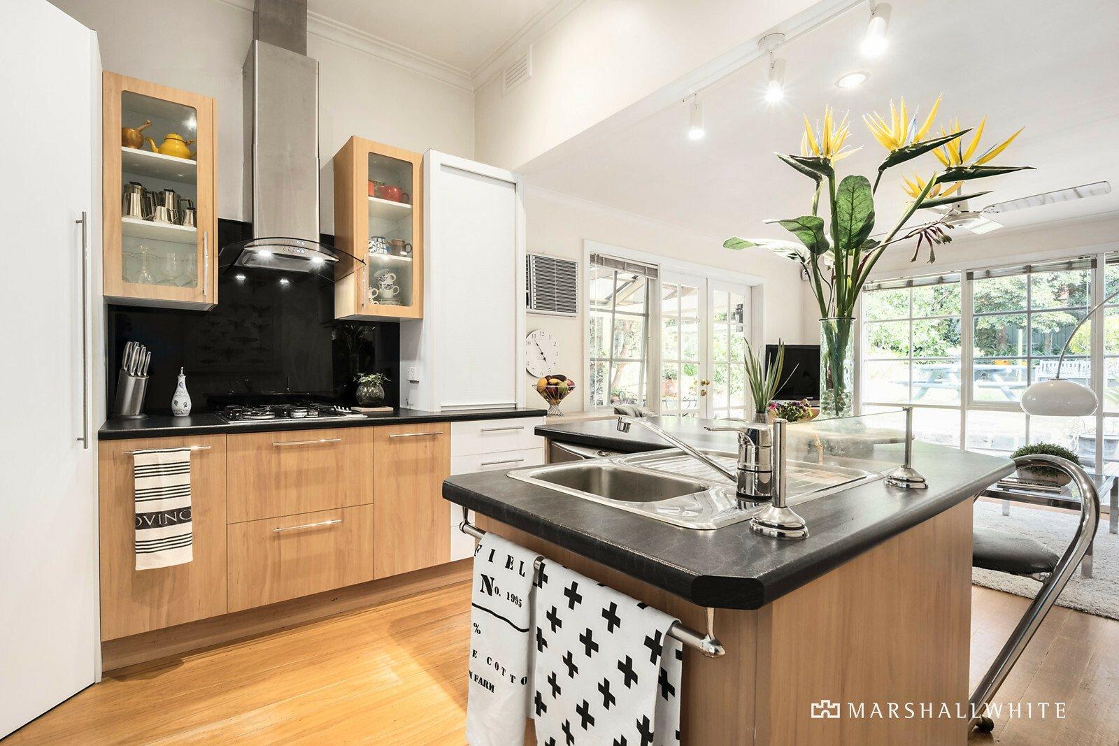 37 Barnard Grove, Kew, 3101