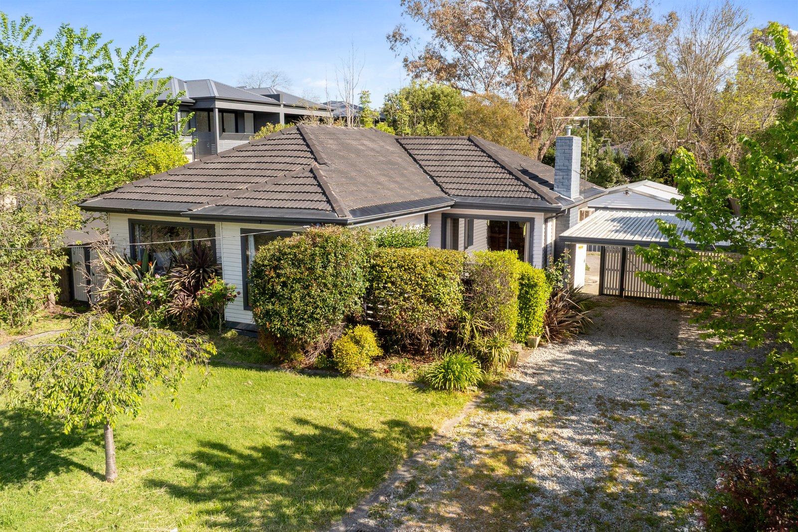 39 Diane Crescent, Mooroolbark, 3138